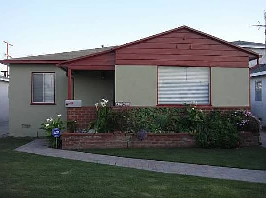 1st image of 4940 W 132nd St