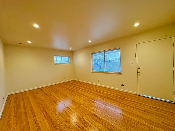 5th image of 811 S Grant St #3