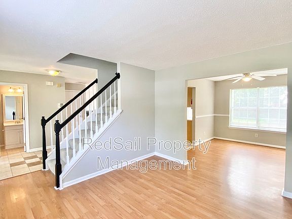 5th image of 815 Chapin Wood Dr