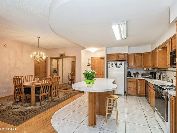 5th image of 7410 W Lawrence Ave Unit 320