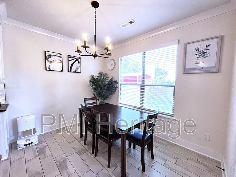 2061 Larry Ln — Photo 10