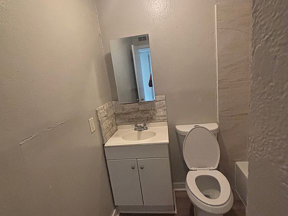 5th image of 1007 E Holland Ave APT A