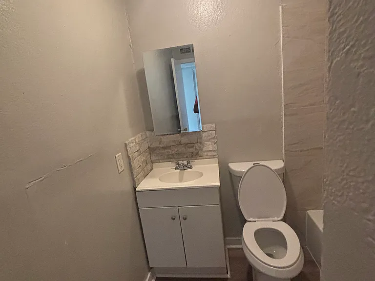 1007 E Holland Ave #A — Photo 5