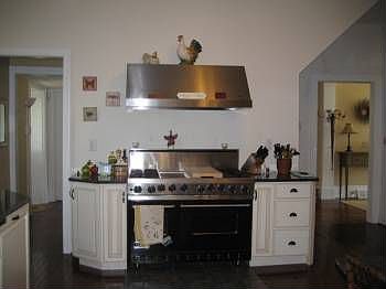 5th image of 608 Perry Dr