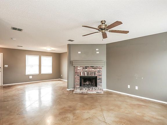 2nd image of 4409 Courtside Dr