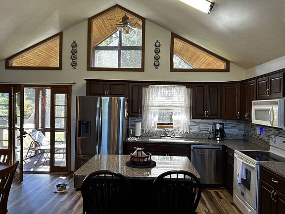 5th image of 3653 Boxwood Ln