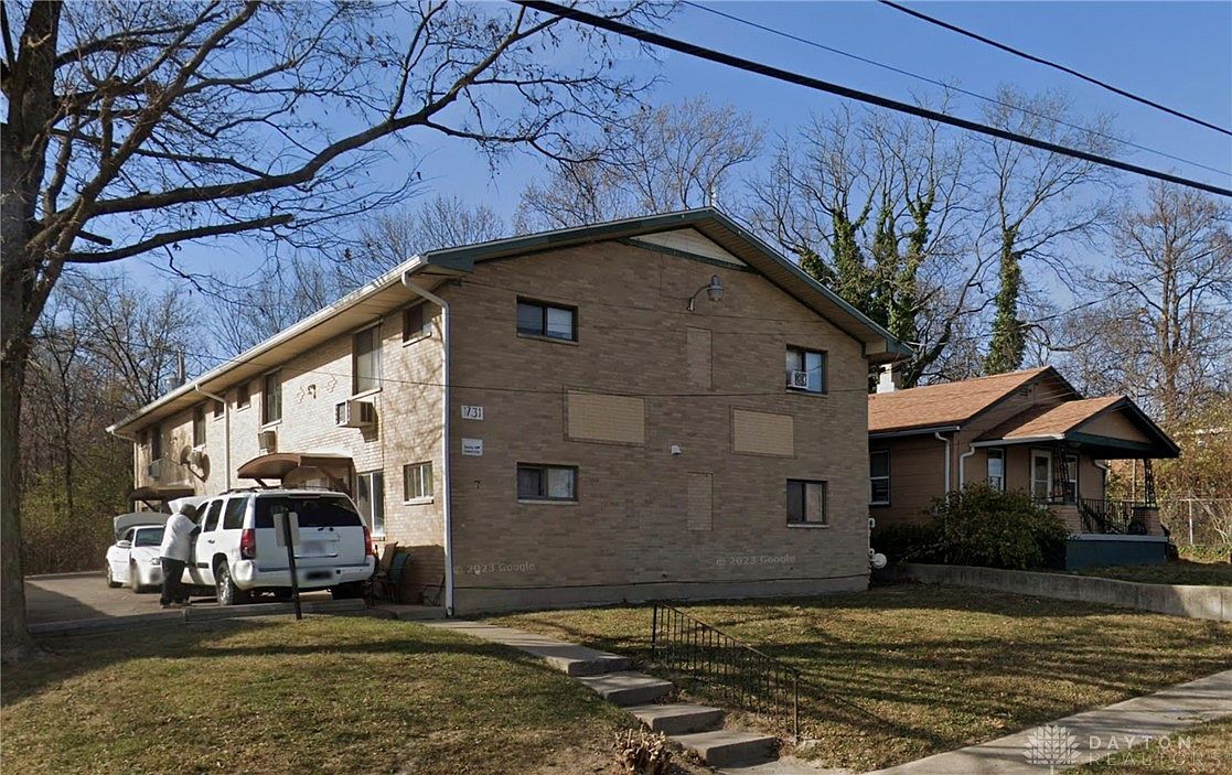 1723-1731 McArthur Ave