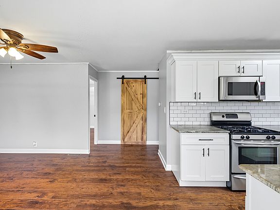5th image of 34 Hickory Dr
