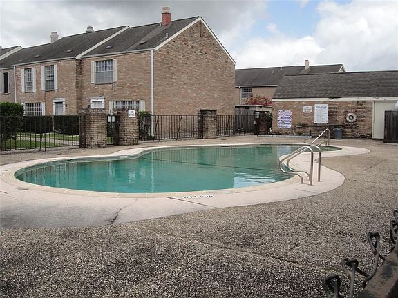 2nd image of 4210 Belle Park Dr