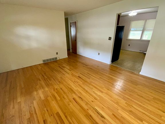 5th image of 28 Donegal Avenue