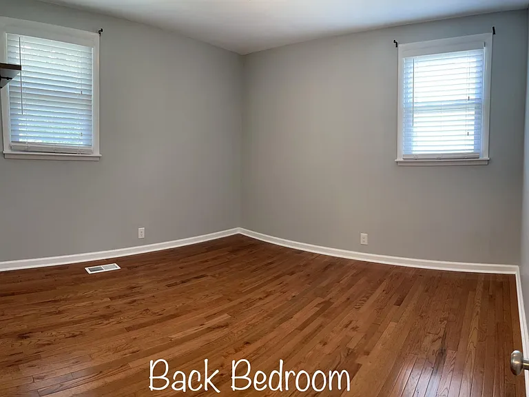 549 Maplewood Ln #B — Photo 5