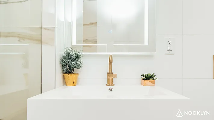 Rented by Nooklyn NYC LLC | media 104