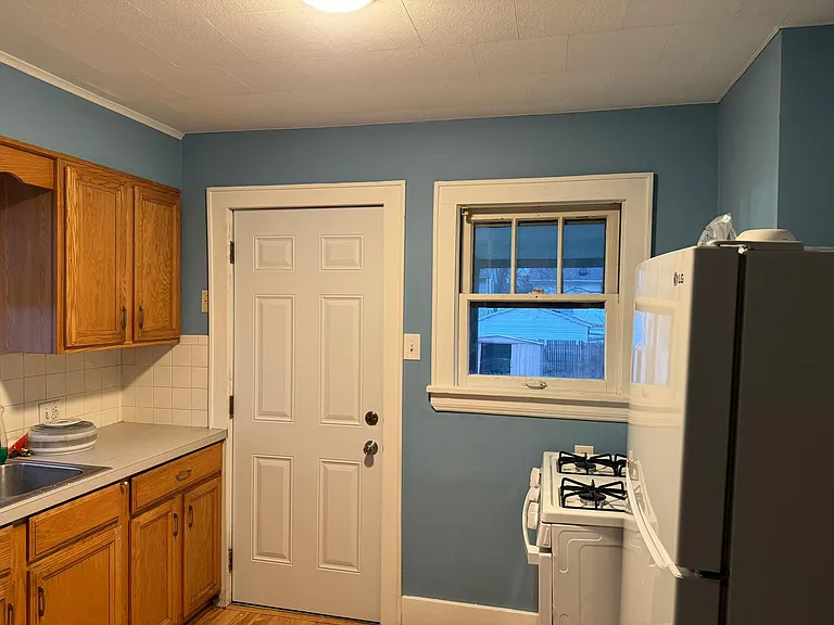 1130 Herberich Ave — Photo 2