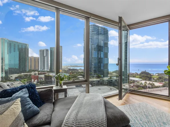 1001 Queen St #1612, Honolulu, HI 96814