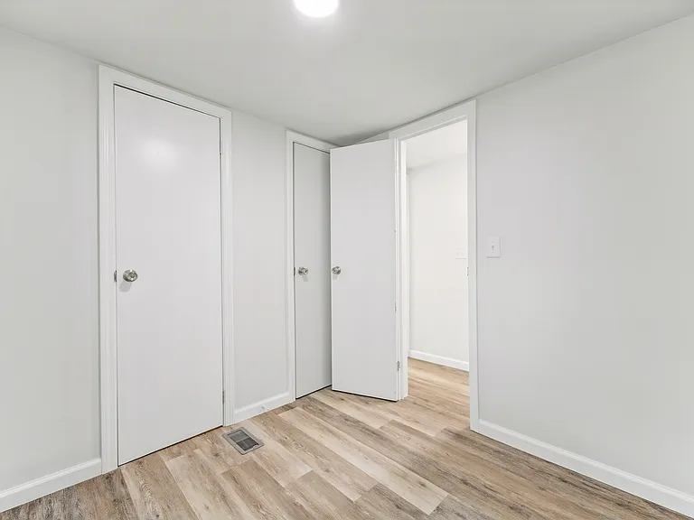 125 Evergreen St — Photo 6