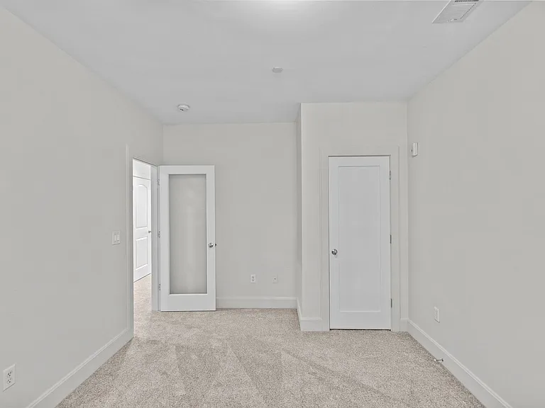 420 Queens Rd #7 — Photo 42