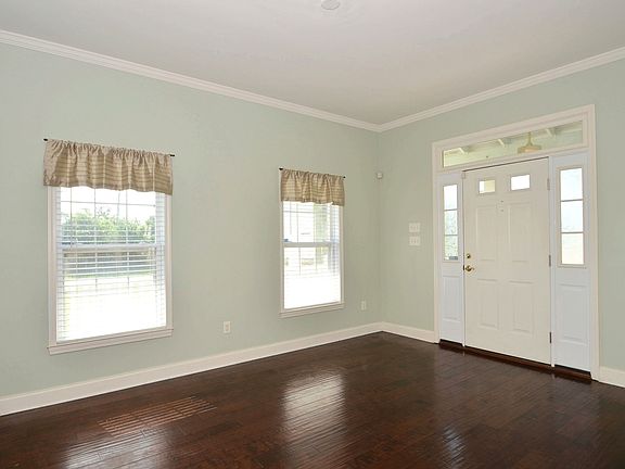 5th image of 3334 N Park Dr