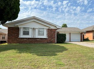5616 NW 59th St, Warr Acres, OK 73122