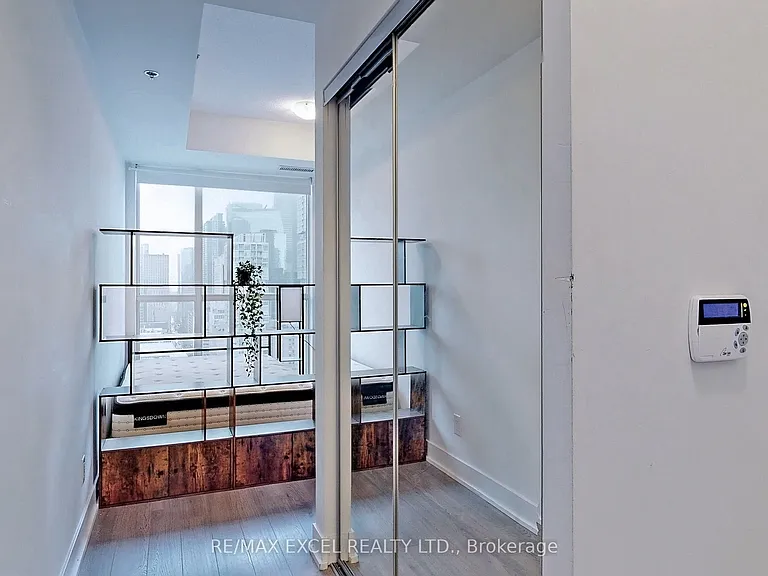 318 Richmond St W #2505 — Photo 15