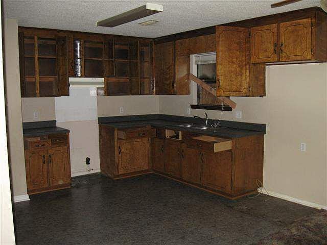 2nd image of 187 Myrtle St