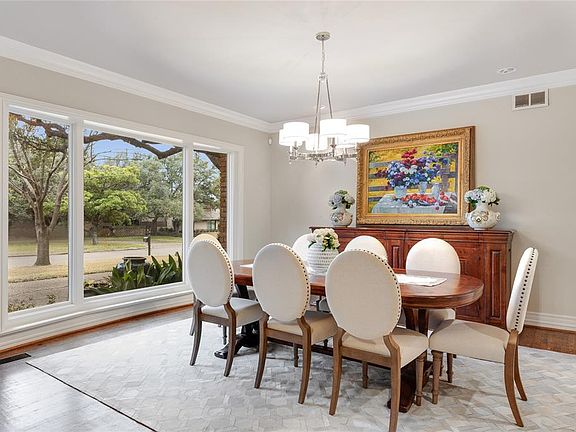4th image of 5231 Royal Crest Dr