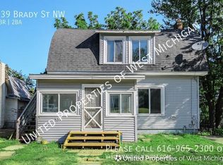 339 Brady St NW, Comstock Park, MI 49321
