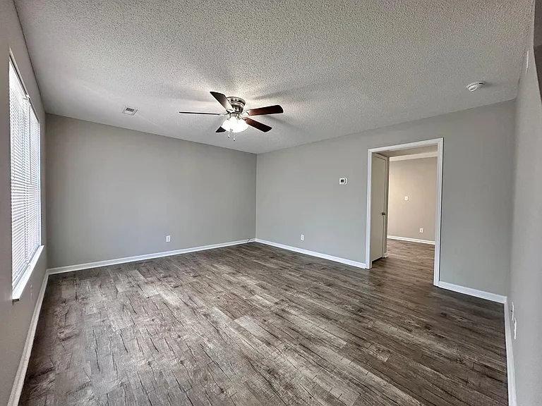 Rand 938 Townhomes — Photo 9