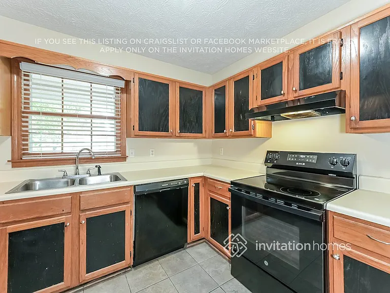 2110 Amber Creek Dr — Photo 8