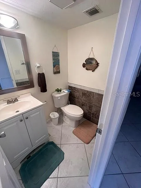 2 bed, 1.5 bath, 1036 sqft, $2,200 — Photo 2