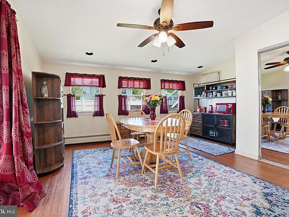 4th image of 18 Kentucky Ln