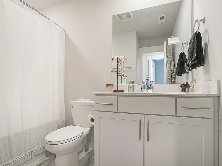 517 Swanholme Dr — Photo 30