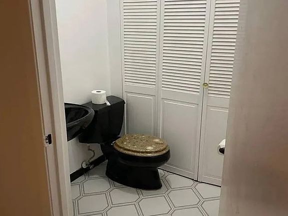 4th image of 369 Fanning St Floor 2