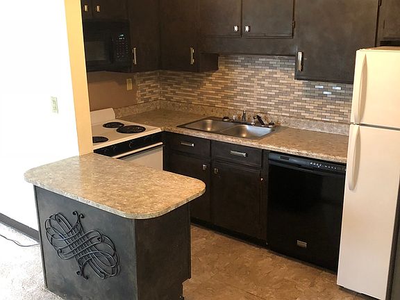 3rd image of 3130 W Monroe St APT 101