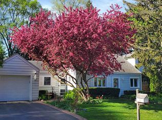 716 Smith Ave, Lake Bluff, IL