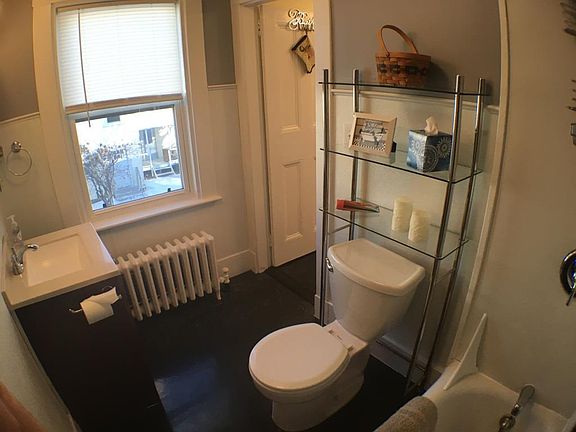 5th image of 167 Essex St #4