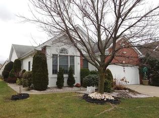 31 Brighton Ct, Monroe Township, NJ 08831