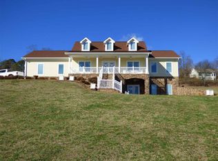 858 Isabell Dr, Dandridge, TN 37725