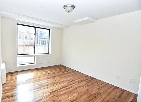 4th image of 229 Parkville Ave #2D