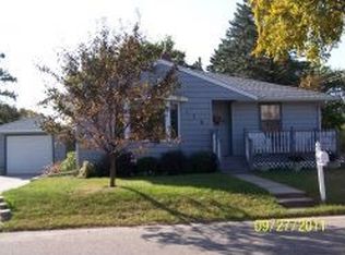 118 S Clayborn Ave, Parkers Prairie, MN 56361