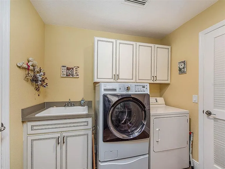 1281 Pendleton Cir — Photo 25