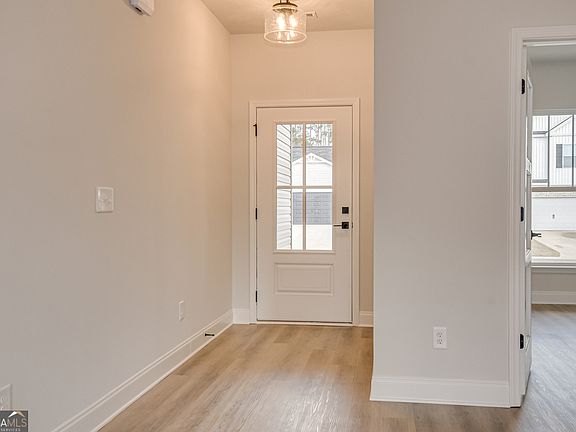 4th image of 204 Palmetto Loop