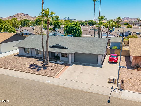5th image of 221 E HELENA Drive
