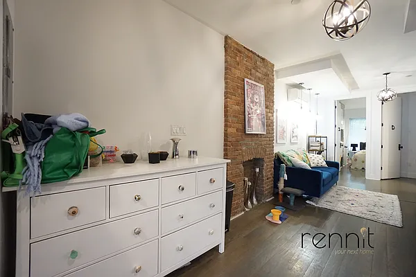 Rented by Rennit Inc. | media 4