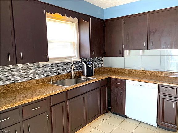 4th image of 1236 Wilbur Ave