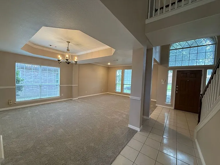 2321 Flanders Ln — Photo 3