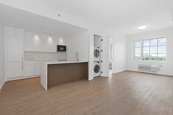 Rented by Nooklyn NYC LLC | media 103