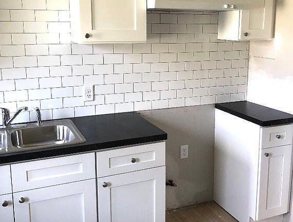 4th image of 136 W Meinecke Ave #4