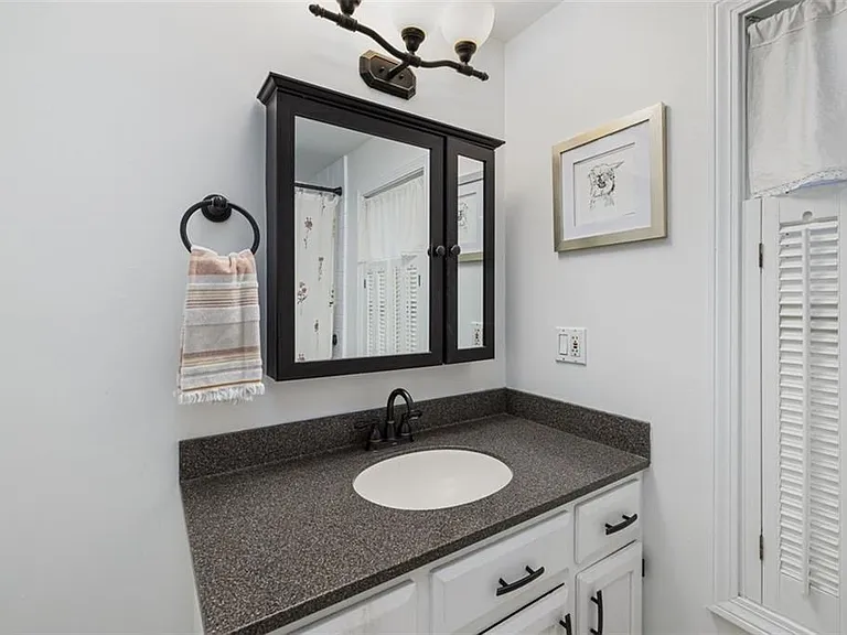 208 Marlborough St #4 — Photo 31