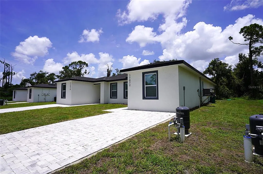 3 bed, 2.0 bath, 1162 sqft, $1,650 — Photo 2