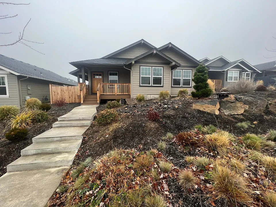 3335 W Antler Ave